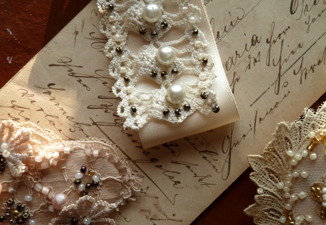 Обои картинки фото разное, ремесла, поделки, рукоделие, бусины, письма, кружева