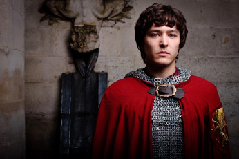 Картинка alexander+vlahos мужчины плащ кольчуга рыцарь актер alexander vlahos