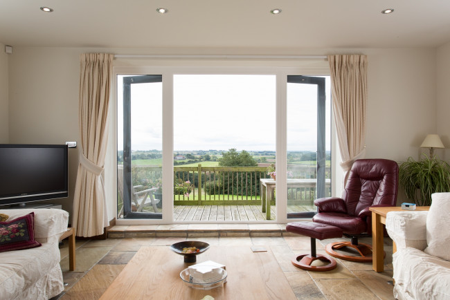 Обои картинки фото интерьер, гостиная, окно