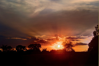 Картинка природа восходы закаты небо лучи поле закат