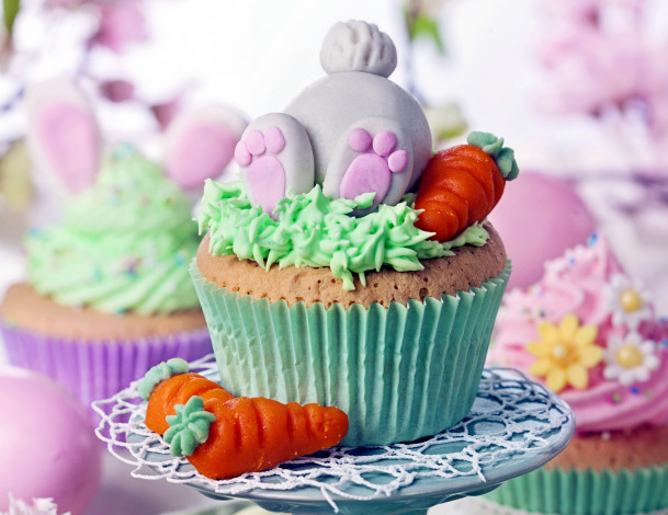 Обои картинки фото еда, пирожные,  кексы,  печенье, кекс, лапки, заячьи, морковь