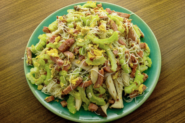 Обои картинки фото еда, салаты,  закуски, мясо, овощи