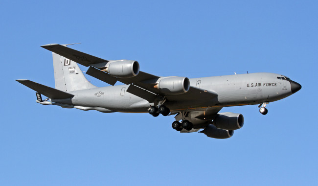 Обои картинки фото авиация, военно-транспортные самолёты, ввс