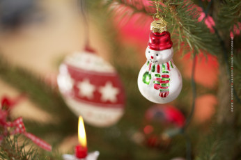 Картинка календари праздники +салюты ветка игрушка снеговик