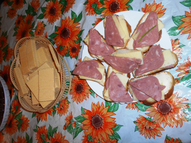 Обои картинки фото еда, бутерброды,  гамбургеры,  канапе, хлеб, сыр, колбаса, печенье, вафли