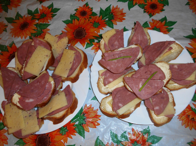 Обои картинки фото еда, бутерброды,  гамбургеры,  канапе, сыр, хлеб, колбаса