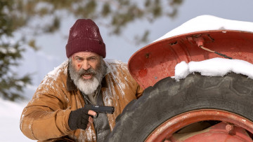 Картинка fatman+ +2020 кино+фильмы fatman охота на санту великобритания канада сша фэнтези боевик триллер комедия мэл гибсон chris кадры из фильма