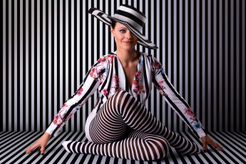 Картинка девушки -+брюнетки +шатенки девушка красивая супер секси няша нежная классная модница лапочка мадам