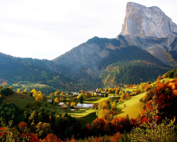 Обои картинки фото города, - пейзажи, горы, долина, селение, осень