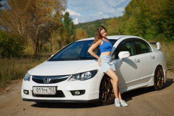 Картинка девушка+и+авто автомобили -авто+с+девушками девушка женщина шатенка темноволосая сексуальная модель звезда позирует попа грудь ножки разная обувь верхняя стильная одежда нижнее эротическое бельё трусы лифчик колготки чулки аксессуары макияж и множество элементов на фотографии