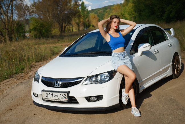 Обои картинки фото девушка и авто, автомобили, -авто с девушками, девушка, женщина, шатенка, темноволосая, сексуальная, модель, звезда, позирует, разная, обувь, верхняя, стильная, одежда, нижнее, эротическое, бельё, трусы, лифчик, колготки, чулки, аксессуары, макияж, и, множество, элементов, на, фотографии