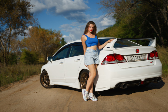 Обои картинки фото девушка и авто, автомобили, -авто с девушками, девушка, женщина, шатенка, темноволосая, сексуальная, модель, звезда, позирует, разная, обувь, верхняя, стильная, одежда, нижнее, эротическое, бельё, трусы, лифчик, колготки, чулки, аксессуары, макияж, и, множество, элементов, на, фотографии