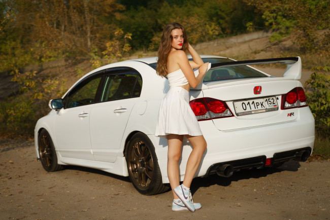 Обои картинки фото девушка и авто, автомобили, -авто с девушками, девушка, женщина, шатенка, темноволосая, сексуальная, модель, звезда, позирует, разная, обувь, верхняя, стильная, одежда, нижнее, эротическое, бельё, трусы, лифчик, колготки, чулки, аксессуары, макияж, и, множество, элементов, на, фотографии