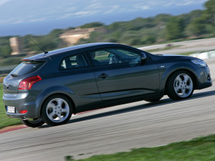 Картинка автомобили kia ceed