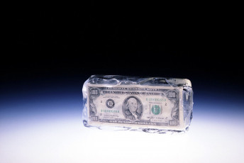 Картинка замороженный вклад разное золото купюры монеты лед деньги доллары