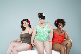 Картинка -Unsort+Группа+девушек девушки unsort группа девушек толстушки купальник