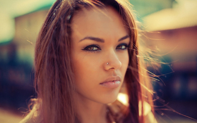 Обои картинки фото Natali Danish, девушки, лицо, пирсинг, взгляд