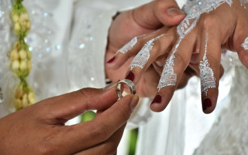 Картинка разное руки новобрачные