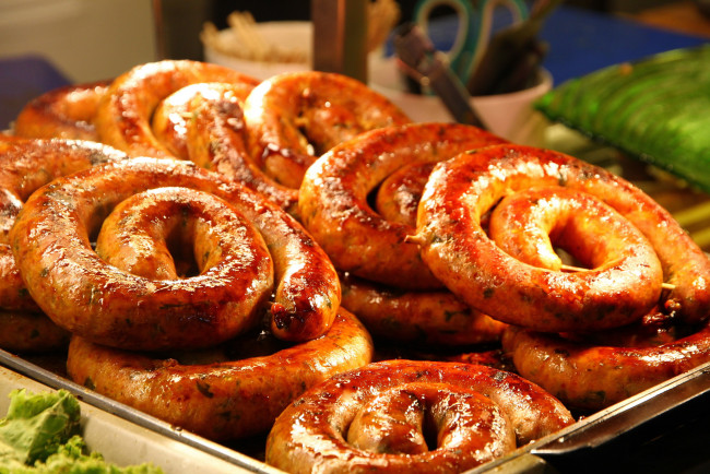 Обои картинки фото еда, колбасные изделия, колбаски