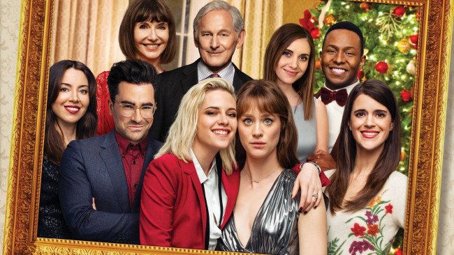 Обои картинки фото happiest season ,  2021 , кино фильмы, happiest season, cамый, счастливый, сезон, постер, драма, мелодрама, комедия, сша, канада, кристен, стюарт, маккензи, дэвис