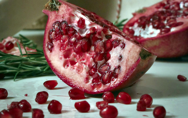 Обои картинки фото еда, гранат, зерна