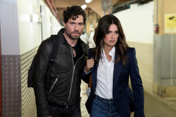 Картинка the+355+||+2022 кино+фильмы the+355 код триллер боевик edgar ramirez пенелопа крус author oreskis penelope cruz graciela