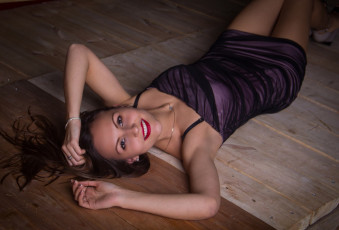 Картинка девушка+-+girl девушки -+брюнетки +шатенки девушка женщина брюнетка темноволосая сексуальная модель звезда позирует разная обувь верхняя стильная одежда нижнее эротическое бельё трусы лифчик колготки чулки аксессуары макияж и множество элементов на фотографии