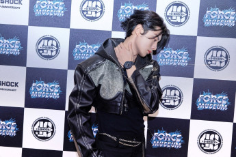 Картинка мужчины wang+hedi+ dylan+wang актер куртка часы