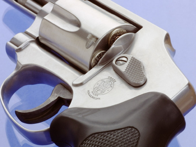 Обои картинки фото s&w, 640, оружие, револьверы
