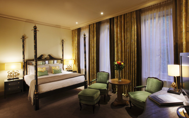 Обои картинки фото интерьер, спальня, кровать, столик, кресла