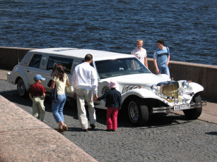 Картинка лимузин автомобили выставки уличные фото