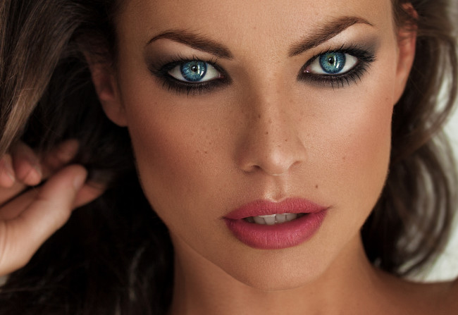 Обои картинки фото девушки, -unsort , лица,  портреты, макияж, глаза