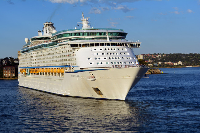 Обои картинки фото voyager of the seas, корабли, лайнеры, круиз, лайнер