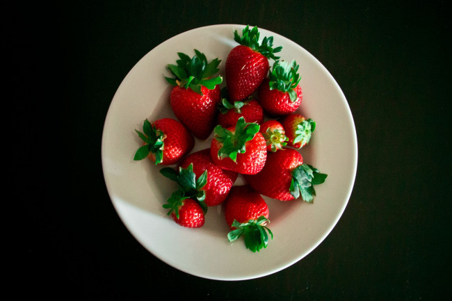 Обои картинки фото еда, клубника,  земляника, ягоды