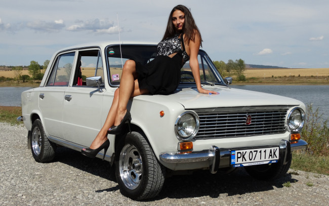 Обои картинки фото автомобили, -авто с девушками, ваз