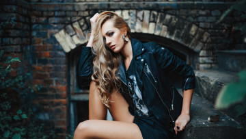 Картинка девушки -+блондинки +светловолосые девушка кожаная куртка шорты