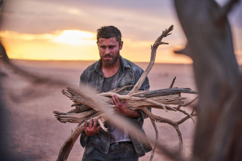 Картинка gold+ +2021+ кино+фильмы gold zac efron author oreskis триллер зак эфрон жажда золота