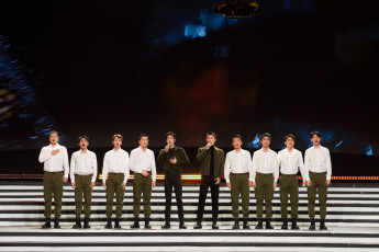 Картинка разное знаменитости актеры песня кадры