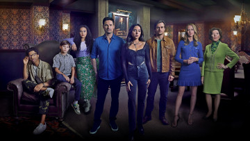 Картинка the+watchful+eye+ сериал+2023+–+ кино+фильмы -unknown+ другое the watchful eye сериал триллер amy acker warren christie mariel molino