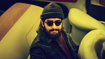 Картинка lift кино+фильмы воздушное ограбление viveik kalra luke