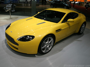 Картинка aston martin v8 vantage автомобили выставки уличные фото