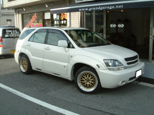 Картинка lexus автомобили выставки уличные фото