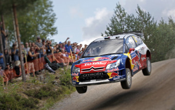 Картинка спорт авторалли фаны летит скорость машина sebastien ogier julien ingrassia citroen c4 rally wrc люди