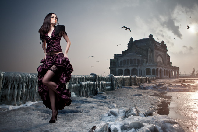 Обои картинки фото -Unsort Брюнетки Шатенки, авт, daniel, ilinca, девушки, unsort, брюнетки, шатенки, платье, ножки, чулки, лёд, птицы