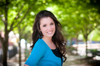 Картинка девушки -unsort+ брюнетки +шатенки улыбка взгляд девушка парк