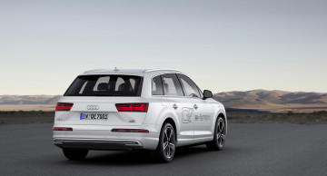 Картинка автомобили audi светлый 2015г quattro e-tron q7