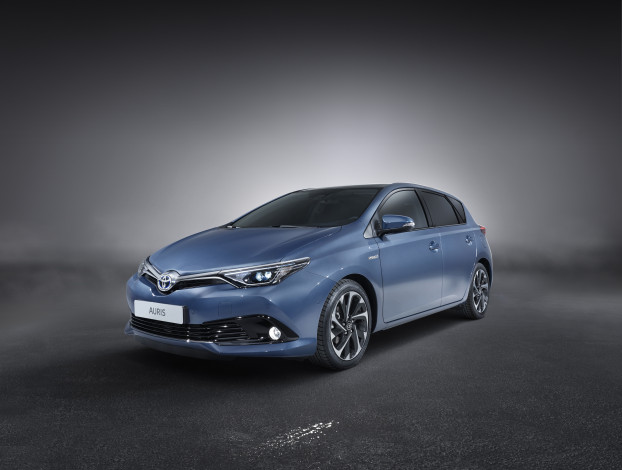 Обои картинки фото автомобили, toyota, 2015г, hybrid, auris