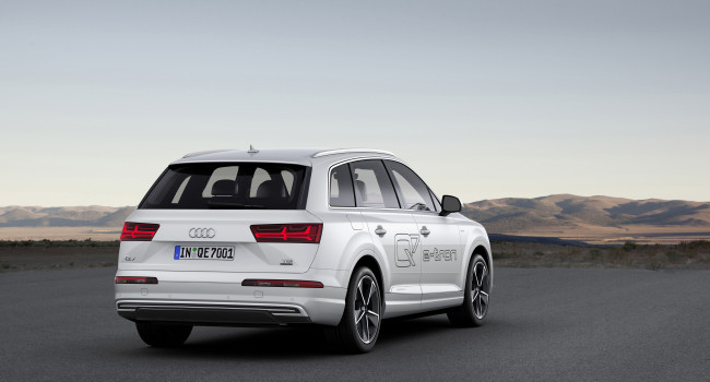 Обои картинки фото автомобили, audi, светлый, 2015г, quattro, e-tron, q7