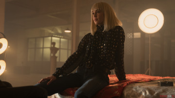 Картинка кино+фильмы zone+414 девушка кровать