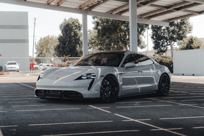 Обои картинки фото porsche taycan, автомобили, porsche, taycan, sportcar, white